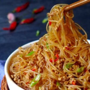 Stir-fried vermicelli noodles with pork