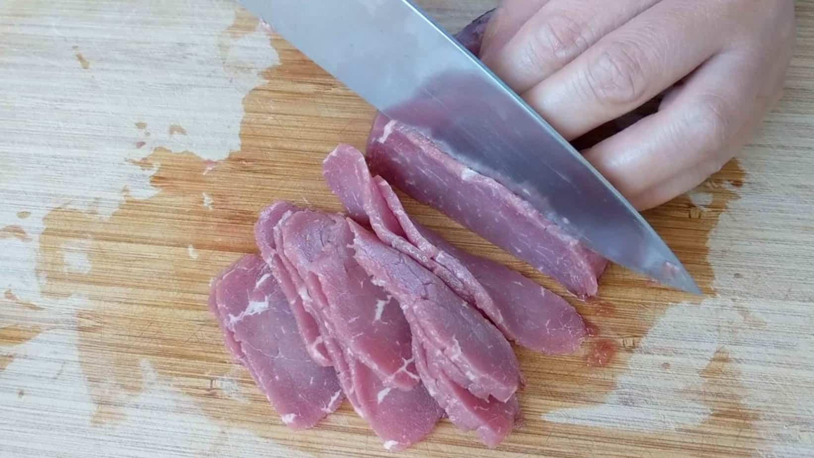 Slicing beef