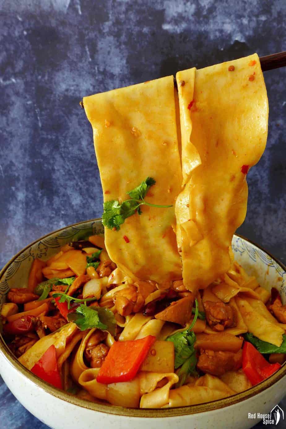 Big plate chicken with belt-wide noodles