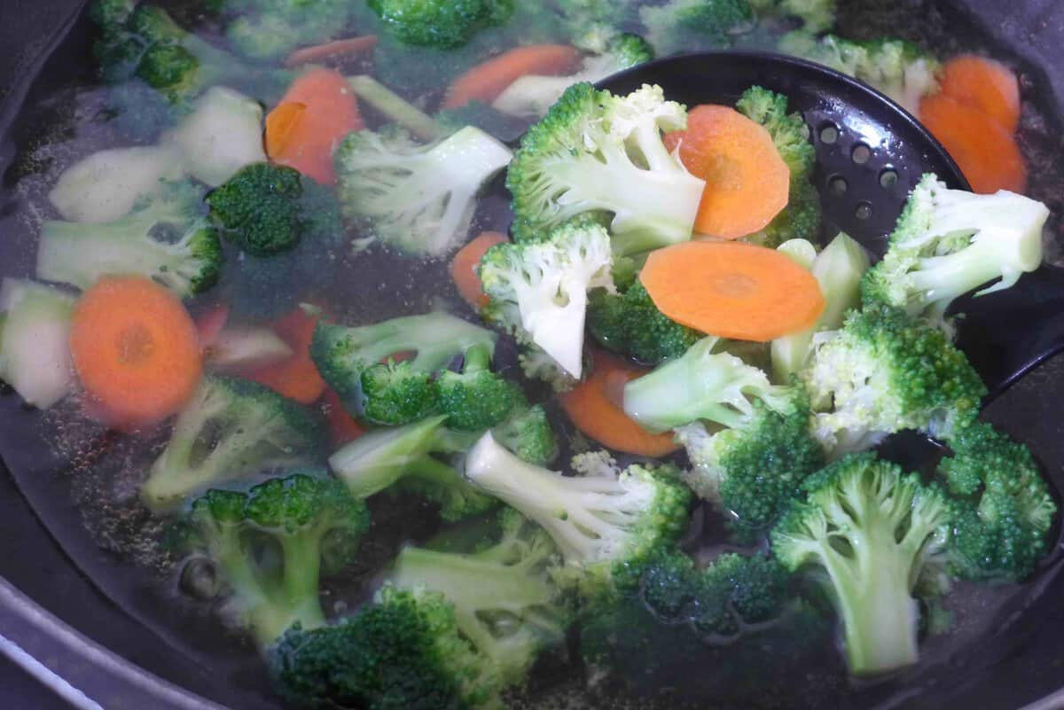 blanching broccoli and carrot.