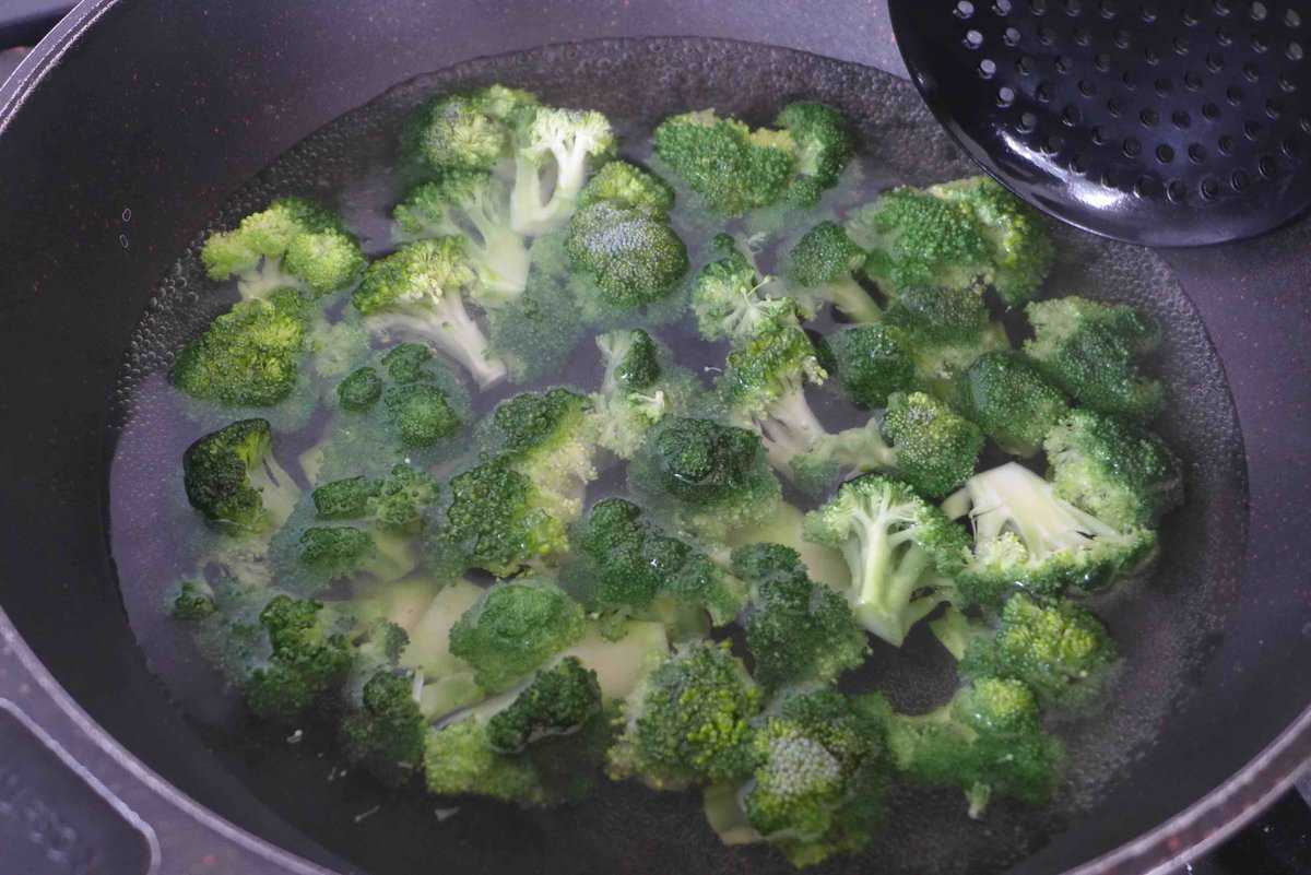 blanching broccoli.