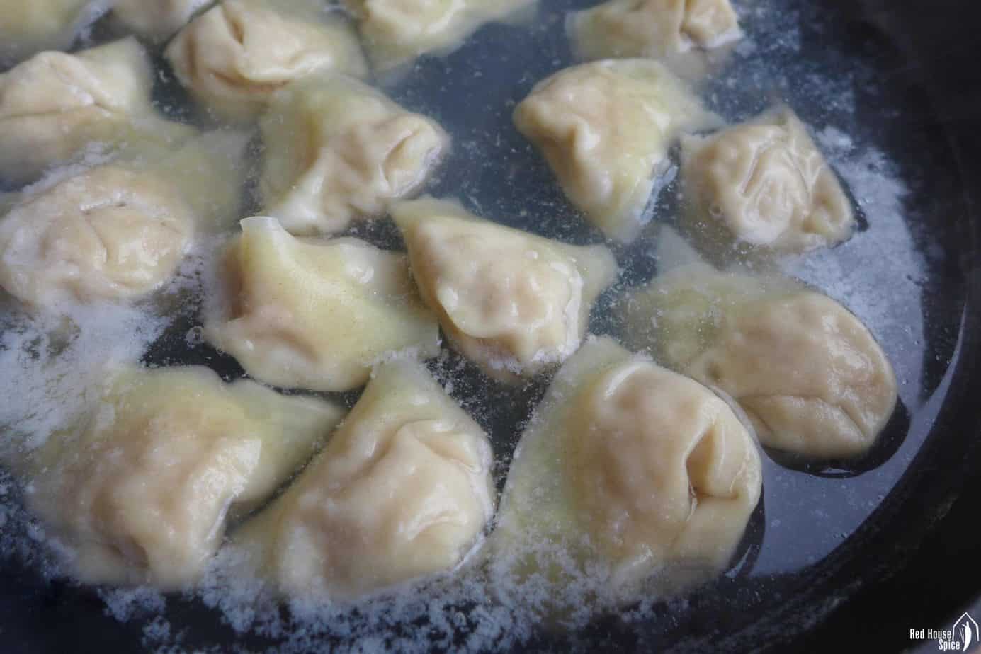 boiling wontons in water
