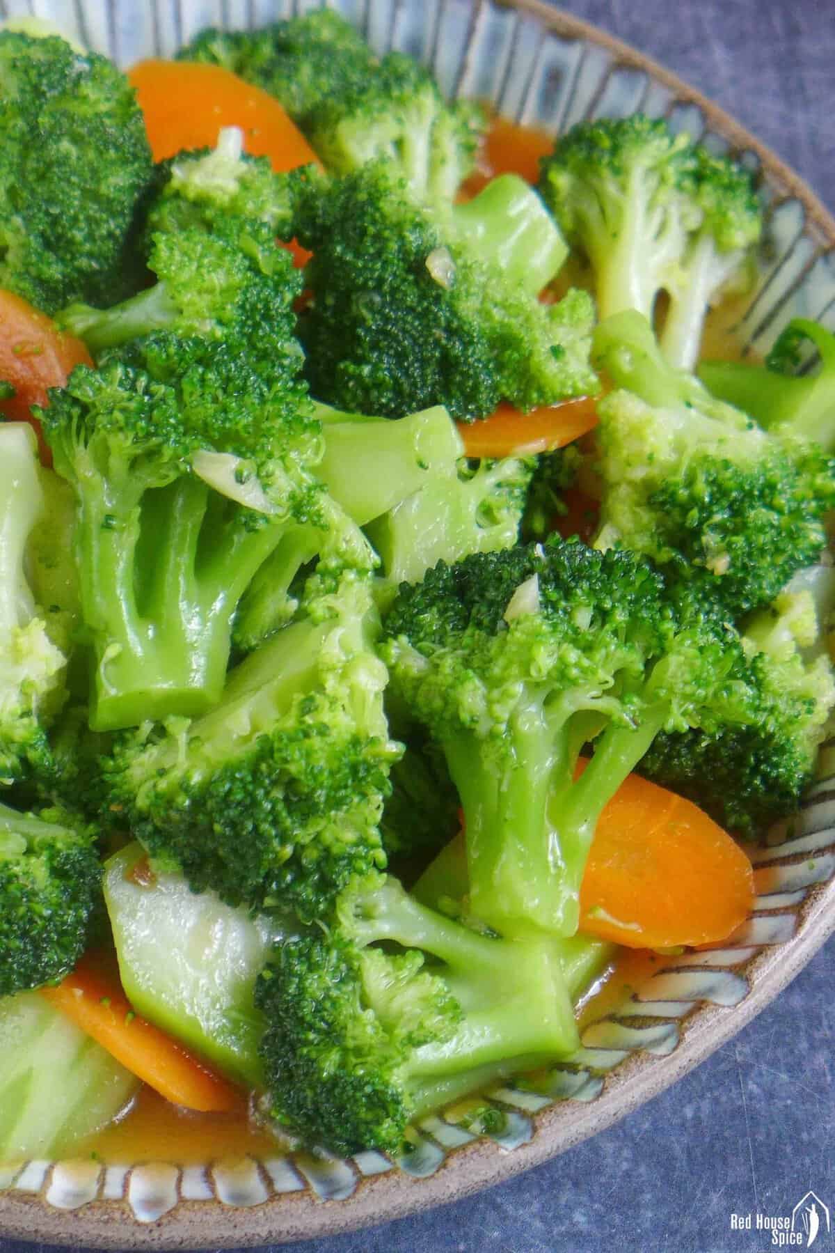 broccoli stir-fry with carrot and garlic.