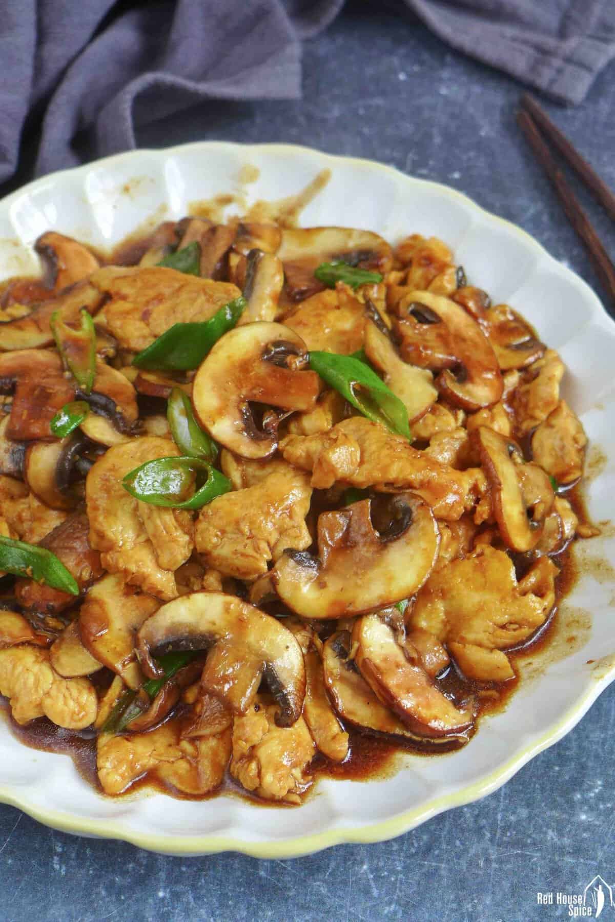chicken and mushroom stir-fry on a plate.