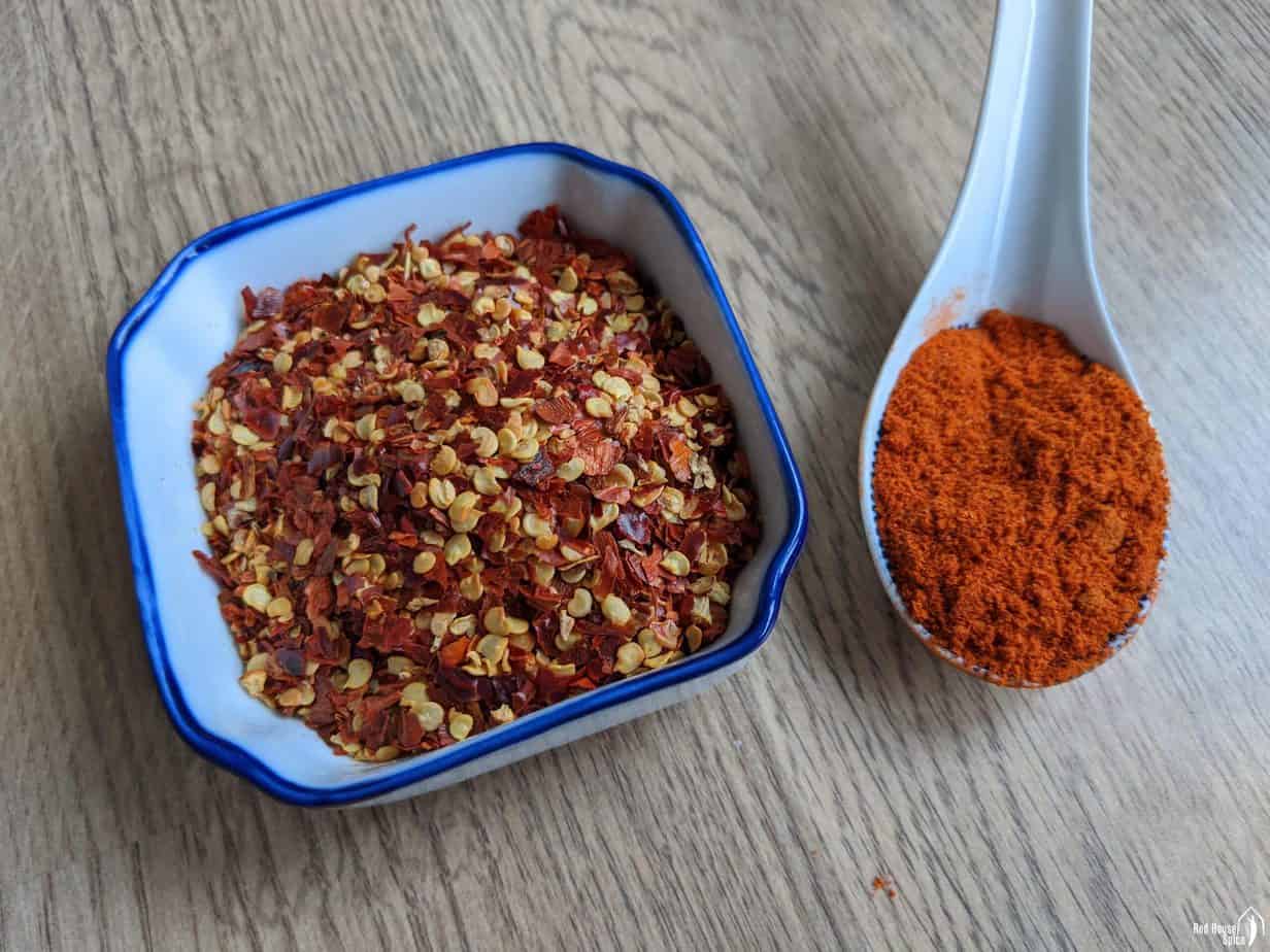 chili flakes and chili powder