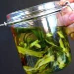 A step by step recipe guiding you to make Chinese spring onion oil without fail. You will also learn how to use this versatile condiments in seven ways.