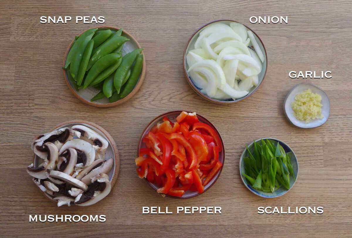 vegetables for making lo mein.