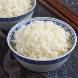 Cooked rice in a bowl