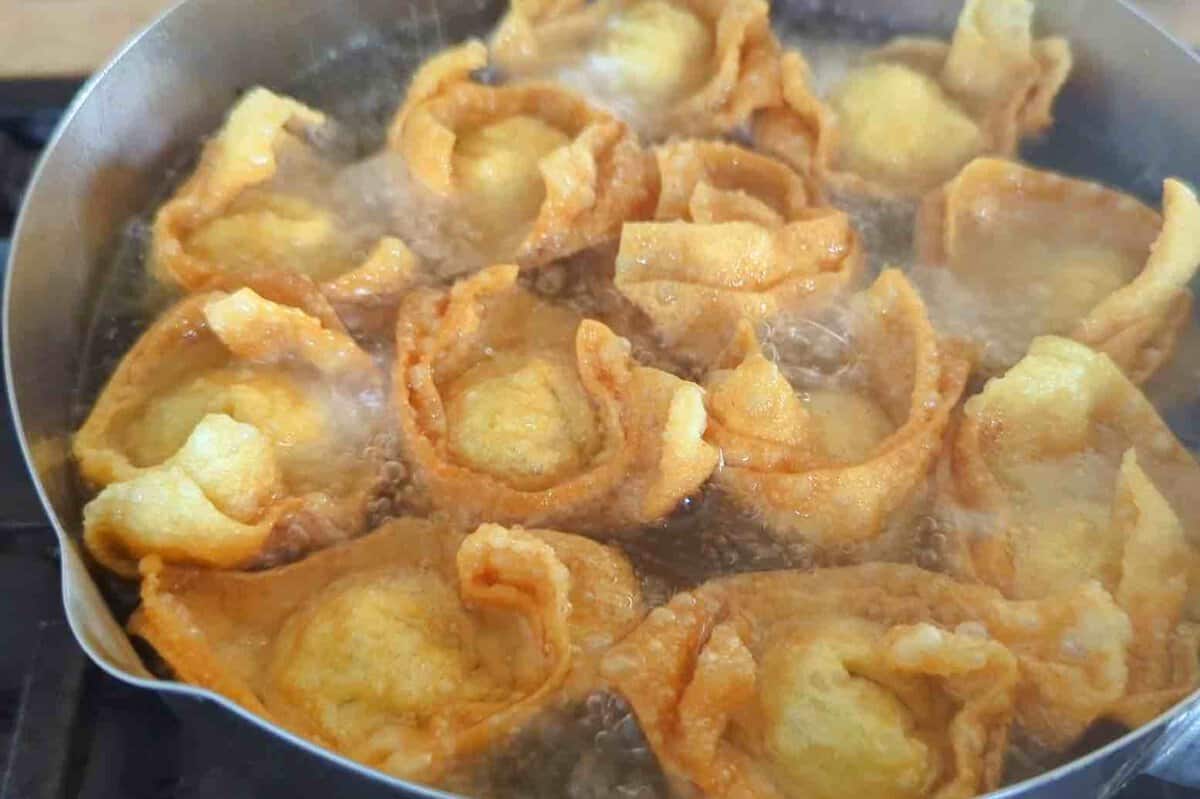 deep-frying wontons.