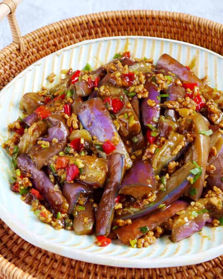 Eggplant stir-fry with garlic sauce