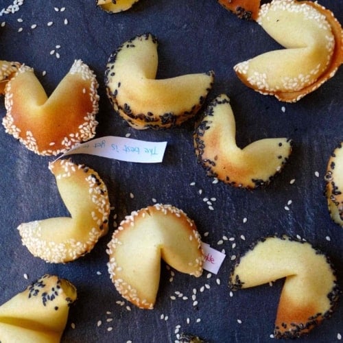 fortune cookies with sesame rims