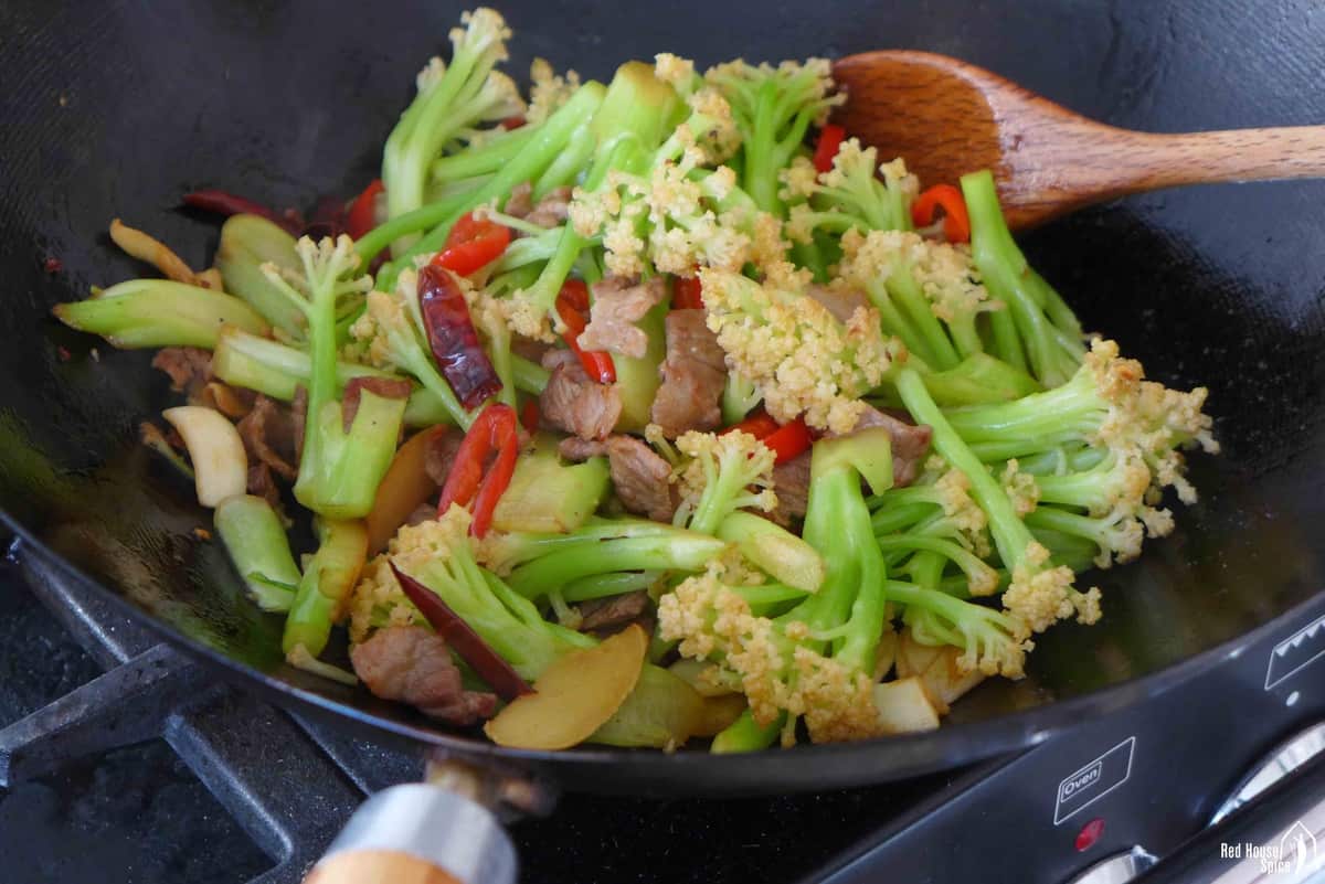 frying cauliflower with pork