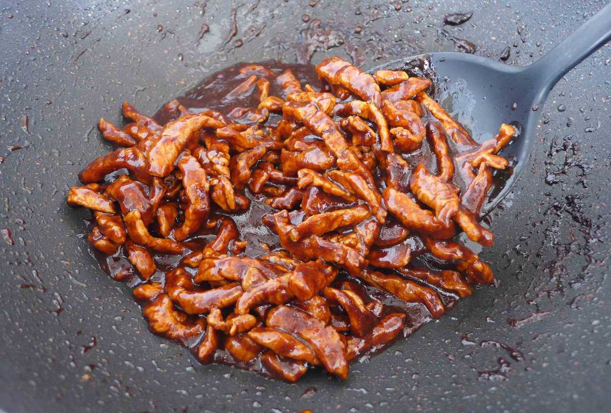 frying shredded pork with sauce
