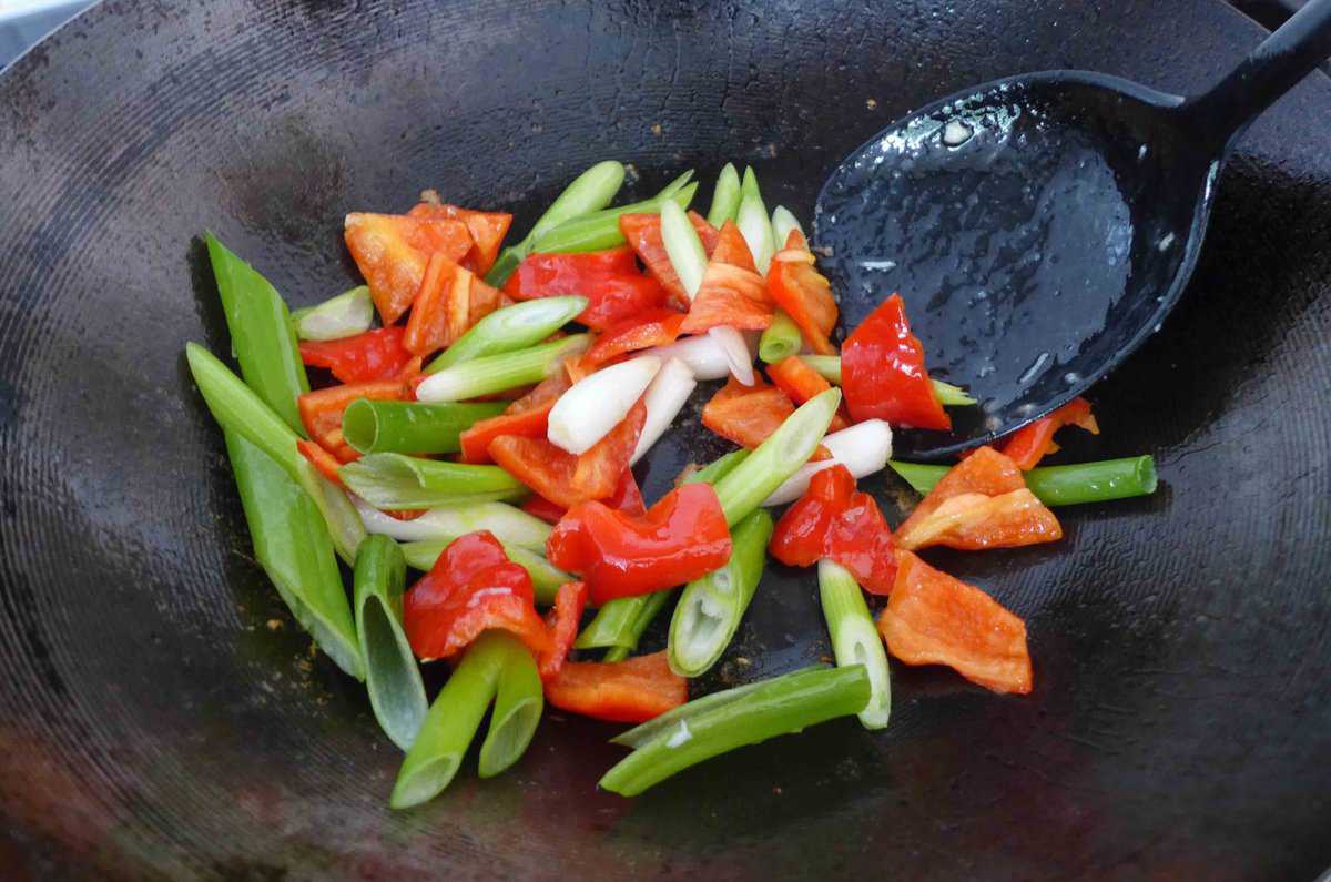 frying scallions and chili pepper.