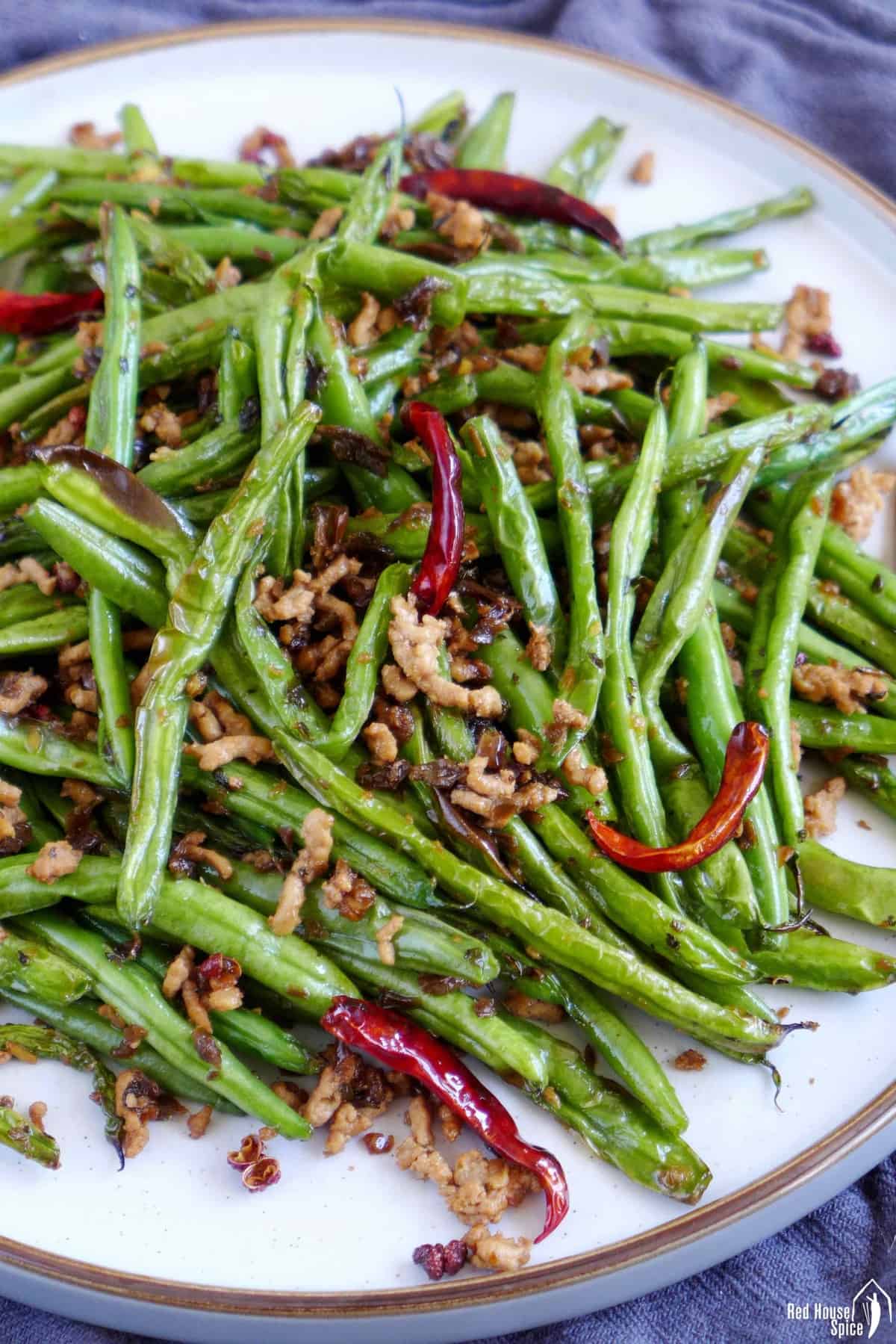 Green beans fried with dried chilies and minced meat.