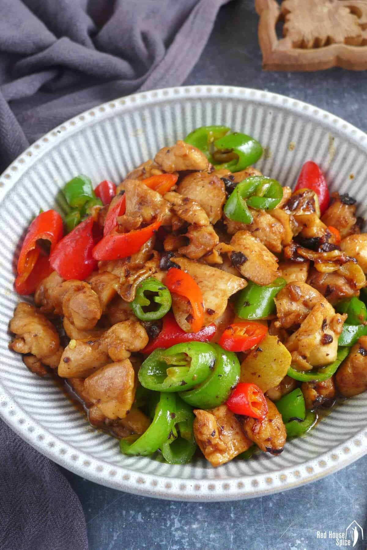 Hunan chicken in a plate.