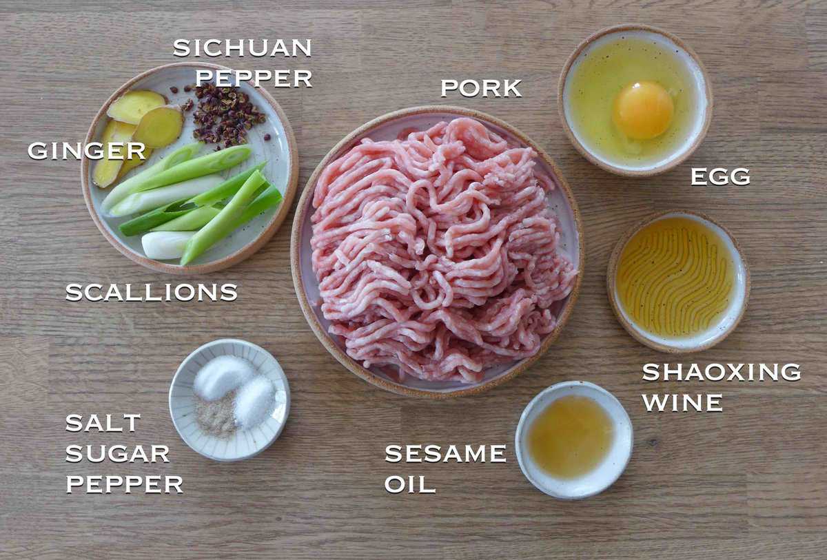 ingredients for making pork dumpling filling.