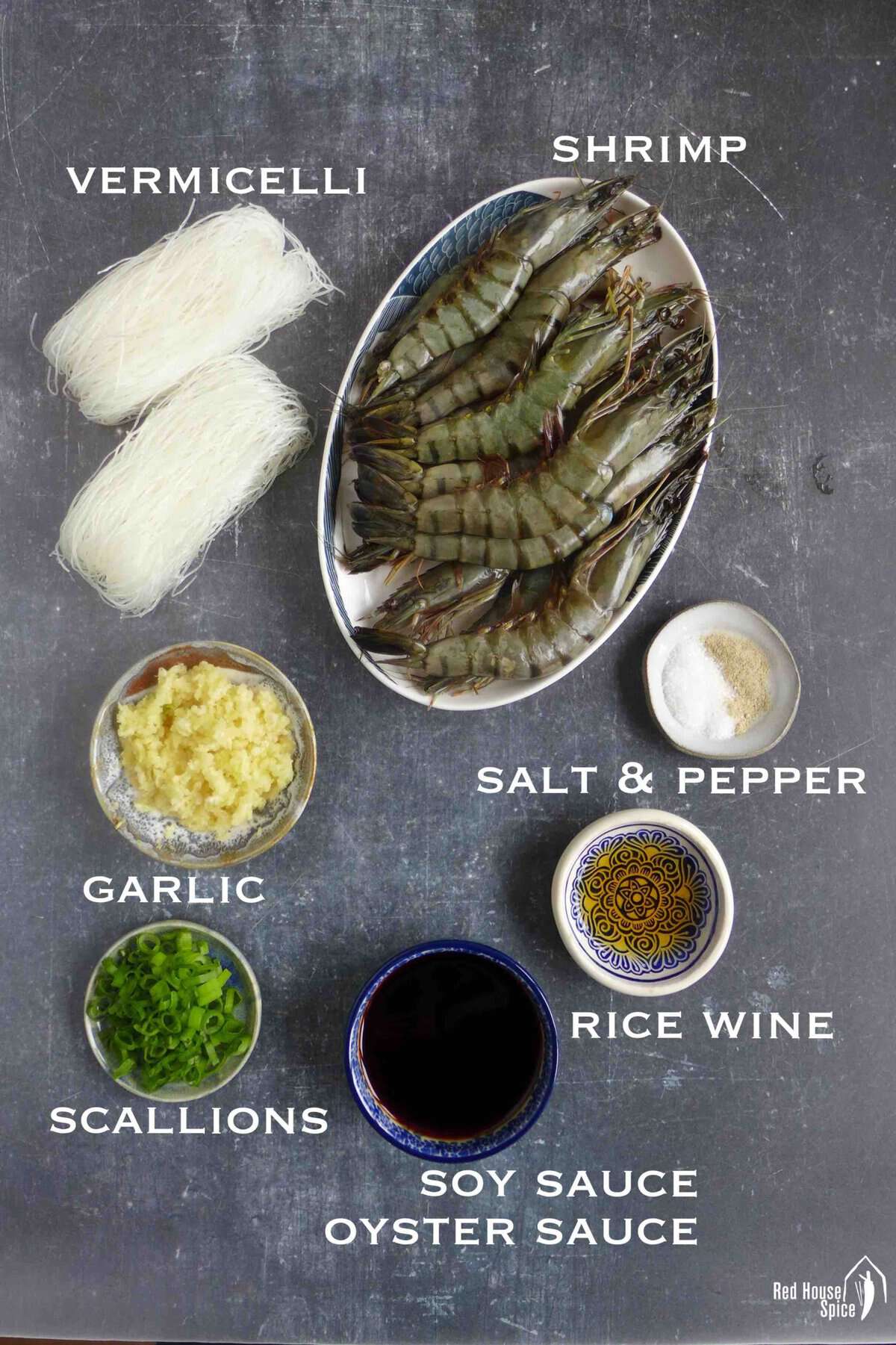 Ingredients for making steamed garlic shrimp with vermicelli.