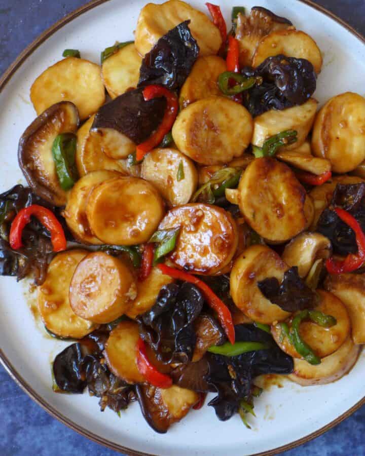 King oyster mushrooms fried with wood ear mushroom