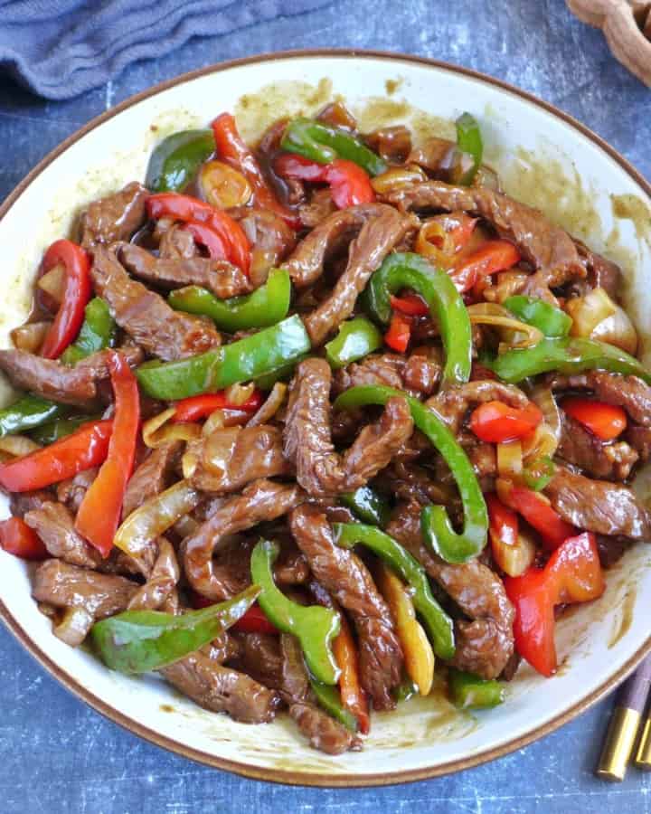 pepper steak in a plate.