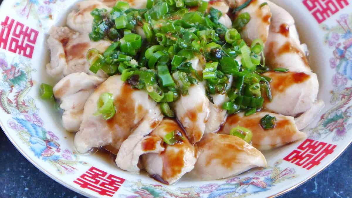 scallion oil chicken with soy sauce.