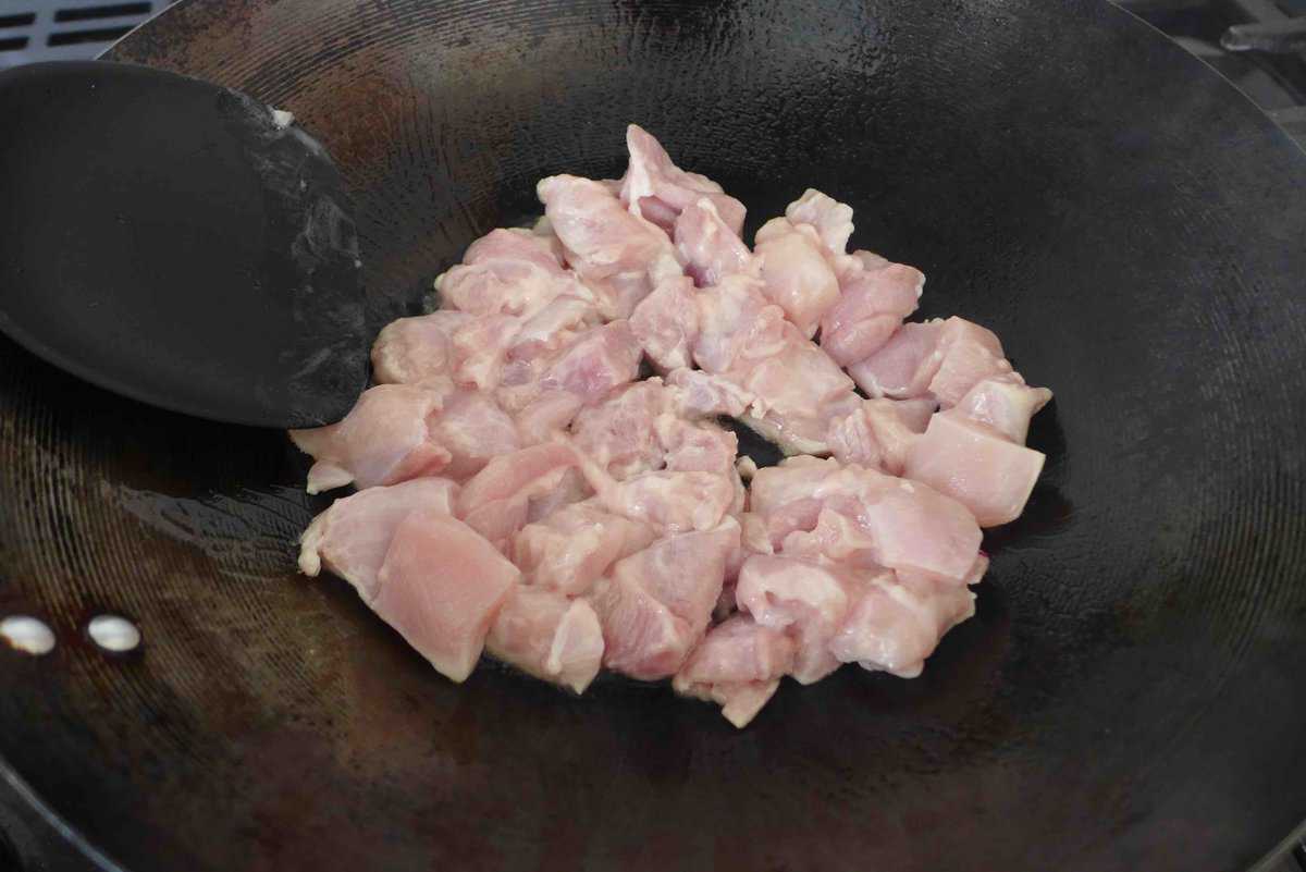 searing the chicken