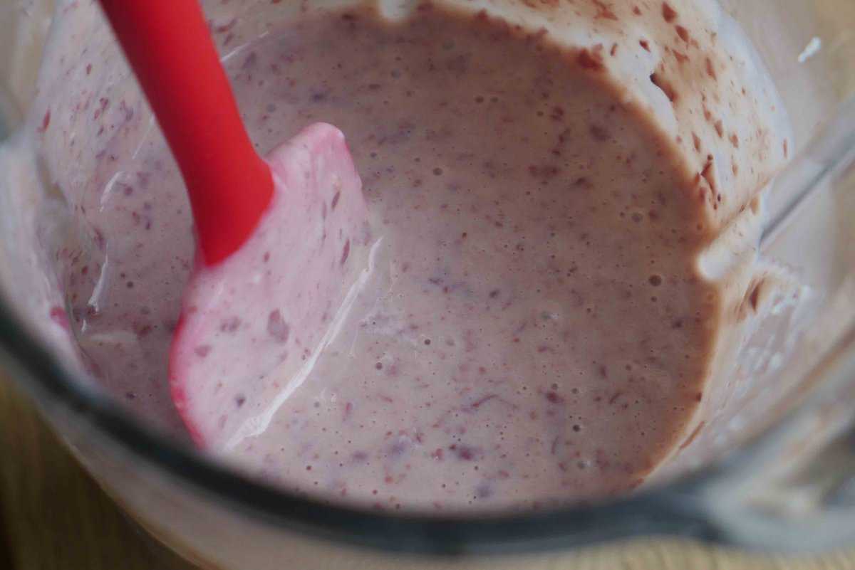 mixture for making red bean popsicles.