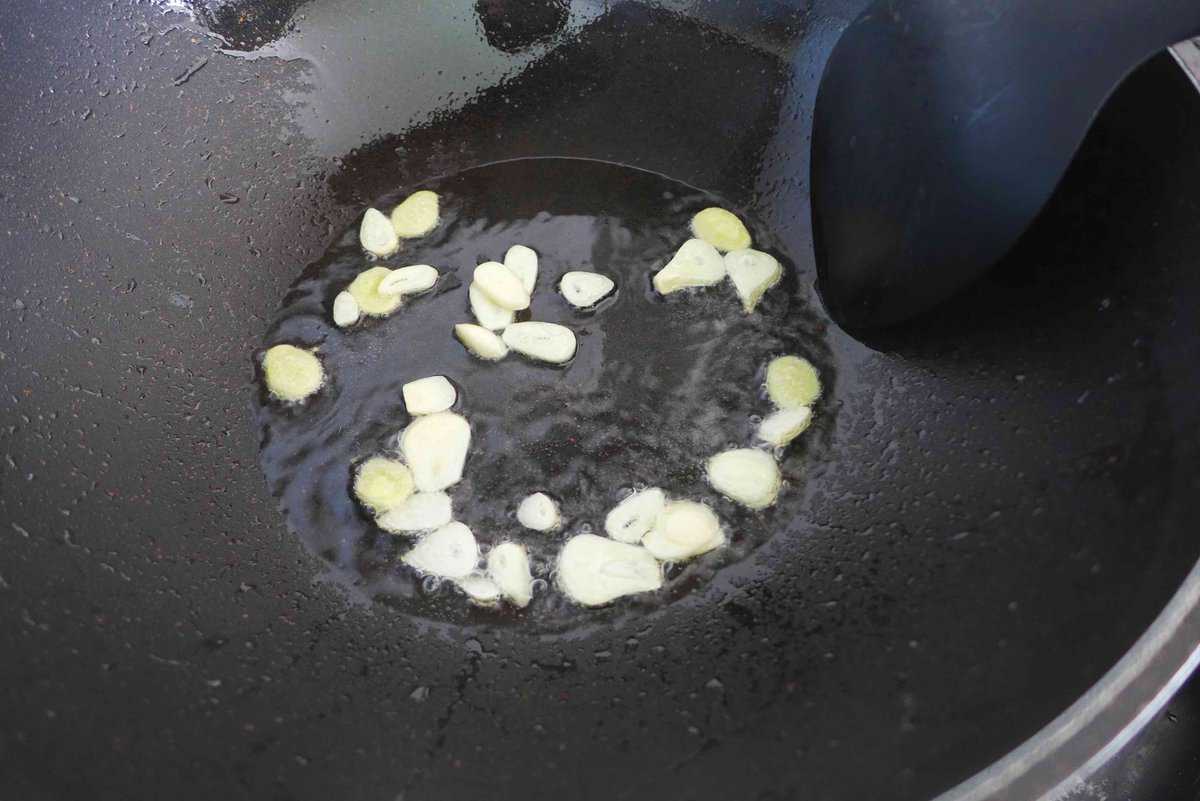 sizzling garlic and ginger.