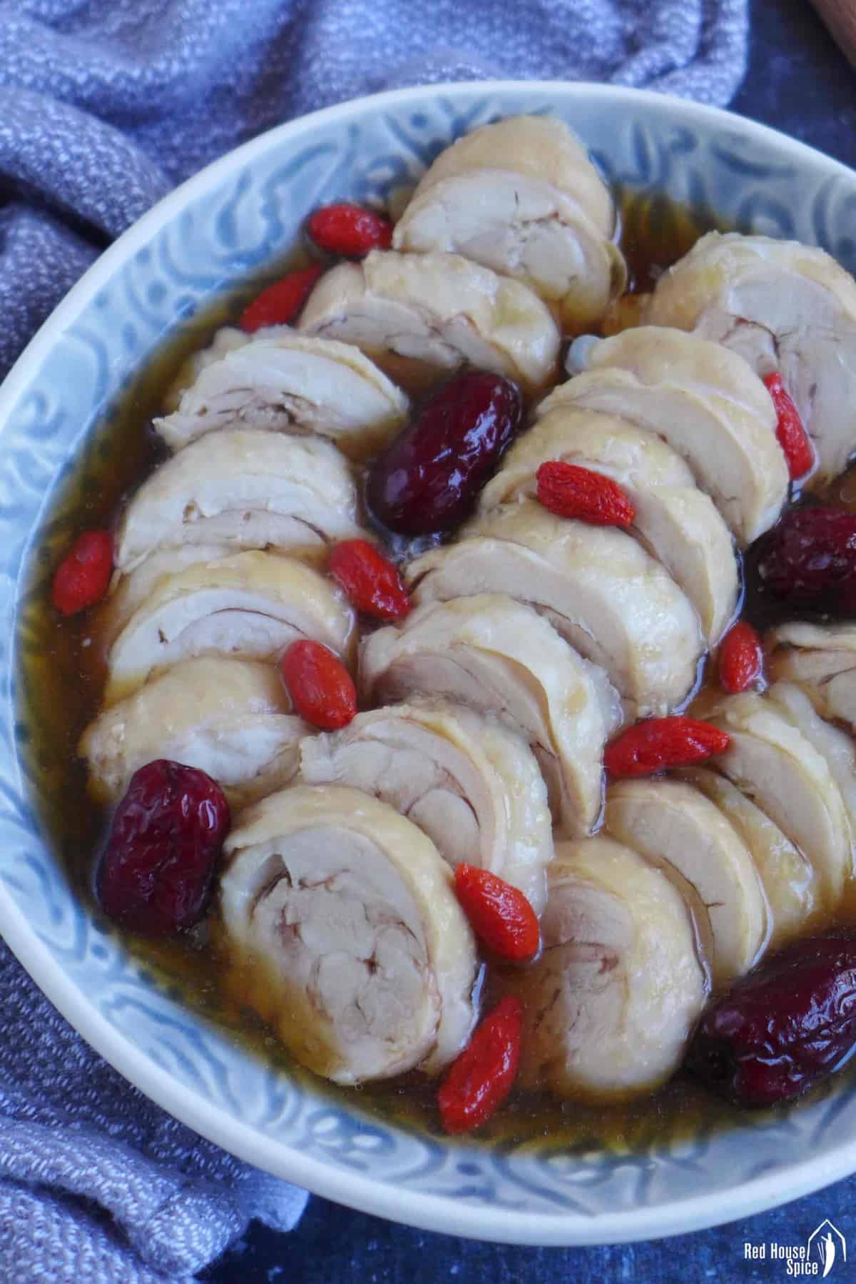 sliced Chinese drunken chicken in brine