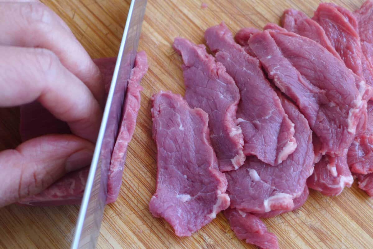 slicing beef