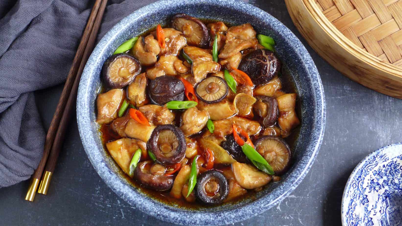 Chinese steamed chicken with shiitake mushroom