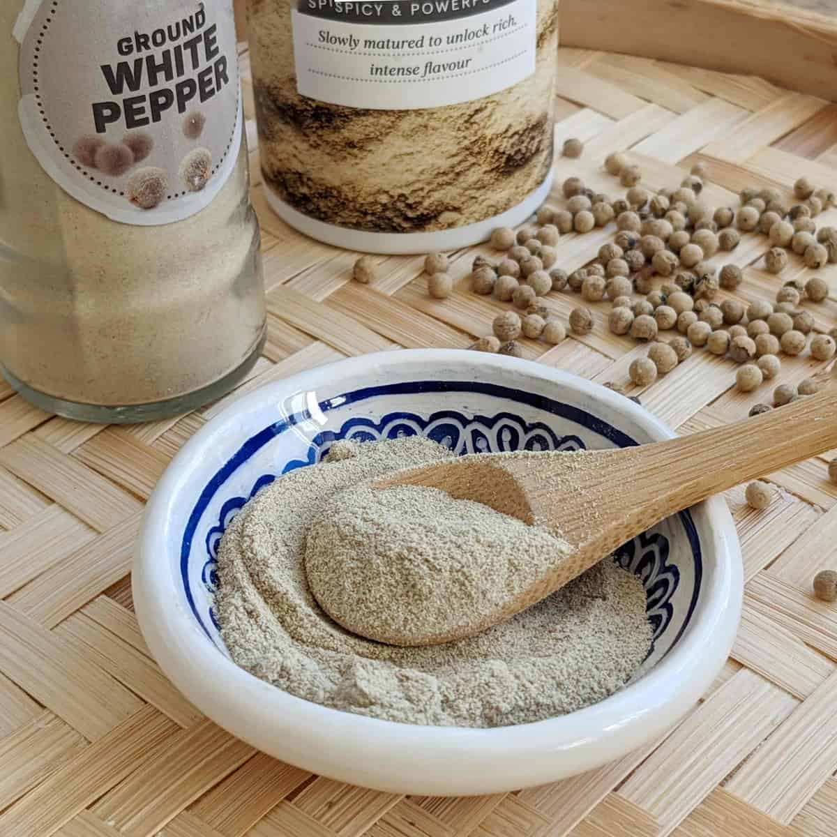 Whole white pepper and ground white pepper