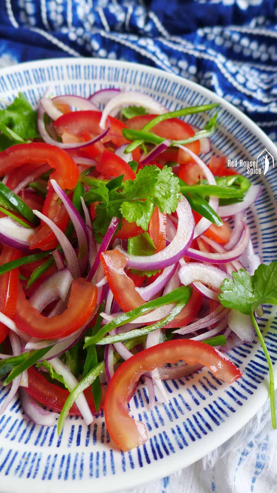 Pungent flavour stimulates your palate at first taste, just like the shock you would get when encounter a tiger. This is how Xinjiang tiger salad gets its name.